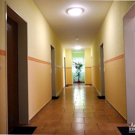 เกสเทอเฮาส์ ซิมเมอร์ ไฟร์ Hotel Bramstedt  ภายนอก รูปภาพ