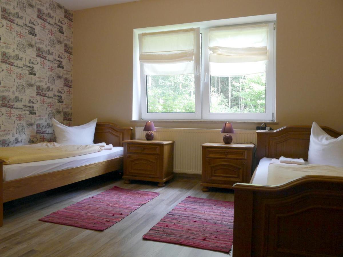 เกสเทอเฮาส์ ซิมเมอร์ ไฟร์ Hotel Bramstedt  ภายนอก รูปภาพ