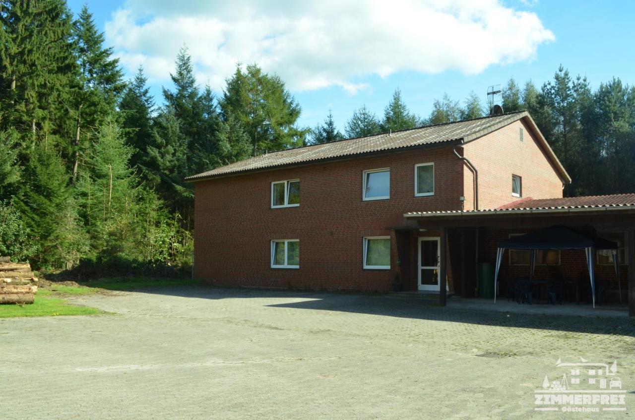เกสเทอเฮาส์ ซิมเมอร์ ไฟร์ Hotel Bramstedt  ภายนอก รูปภาพ
